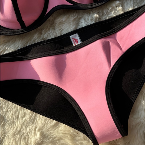 Bikini - Picture 8 of 9